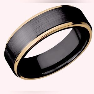 Mens black Ring Gold 8mm wide band $250 msrp